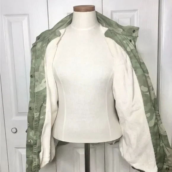 LL Bean Sherpa Lined Camouflage Green Women's Jacket EUC Large - Picture 3 of 4